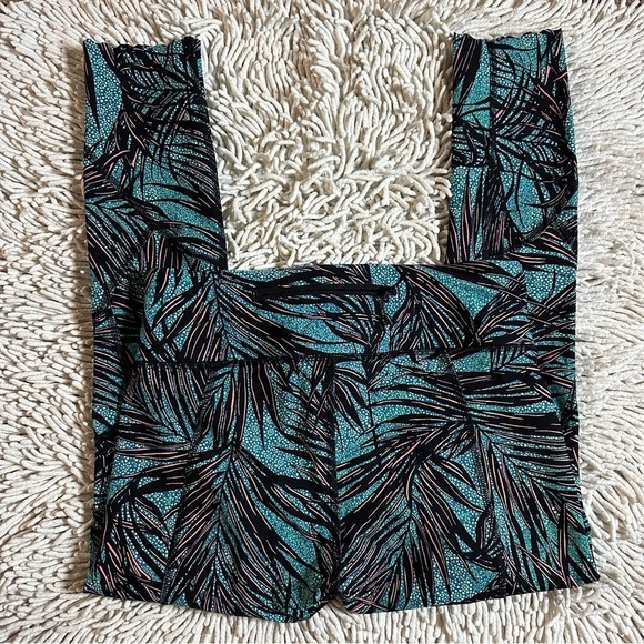 LULULEMON Tight Stuff Tight in Mini Palm Lace Tofino Teal Multi Sz. 8 - Picture 6 of 12